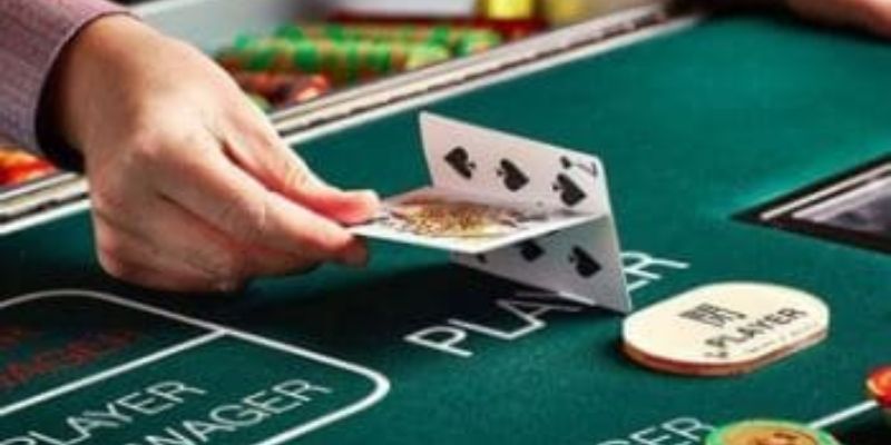 Cùng 18Win tìm hiểu về Baccarat trực tuyến là gì?